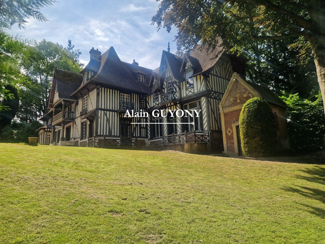 Estate in Fierville-les-Parcs, Normandy, France 1 - 16998765