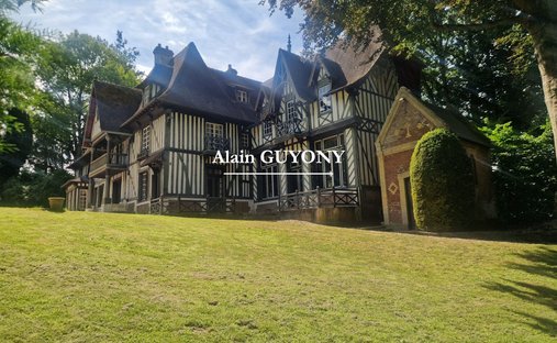 Estate in Fierville-les-Parcs, Normandy, France 1