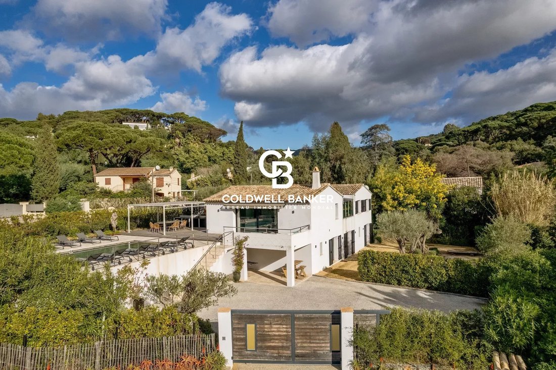 Villa in La Croix-Valmer, Provence-Alpes-Côte d'Azur, France 3 - 16991059