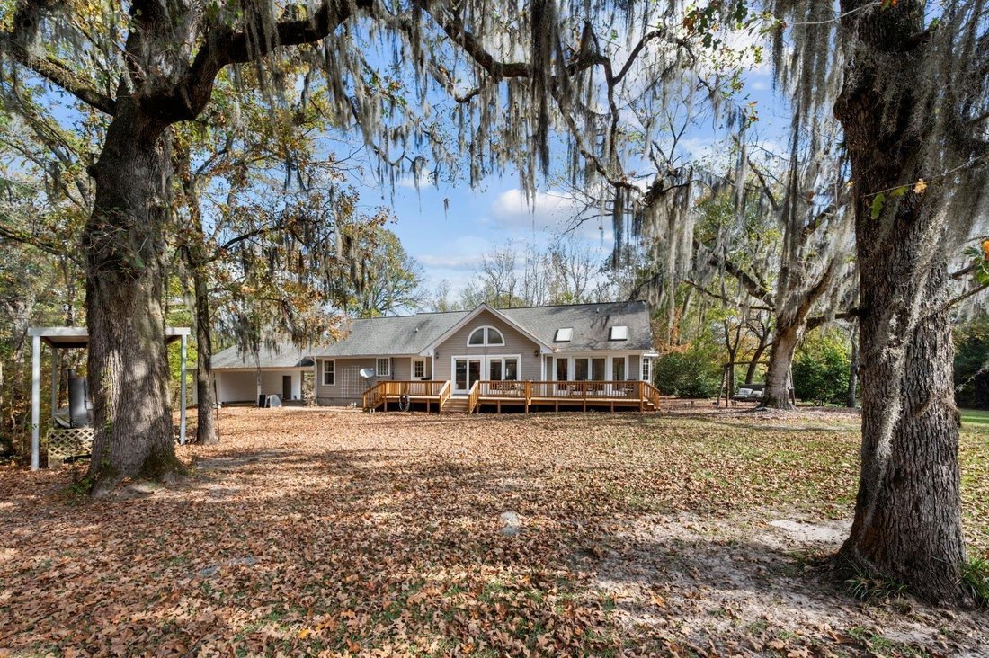 House in Center, Texas, United States 5 - 16992063