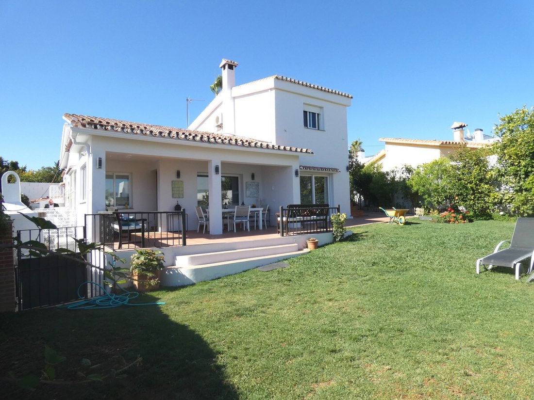 Villa in San Pedro de Alcantara, Andalusia, Spain 2 - 16994834