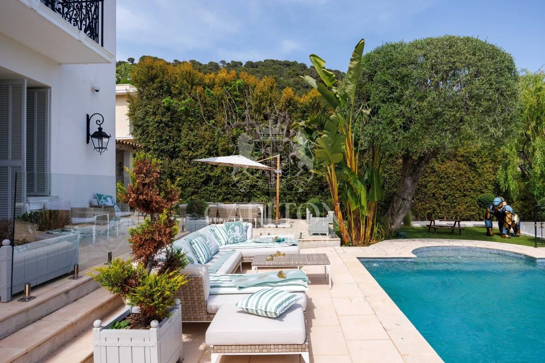 Villa in Èze, Provence-Alpes-Côte d'Azur, France 2 - 16997079