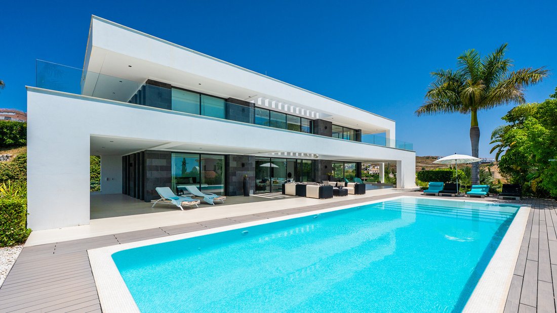 Villa in Cancelada, Estepona, Andalusia 1 - 16995410