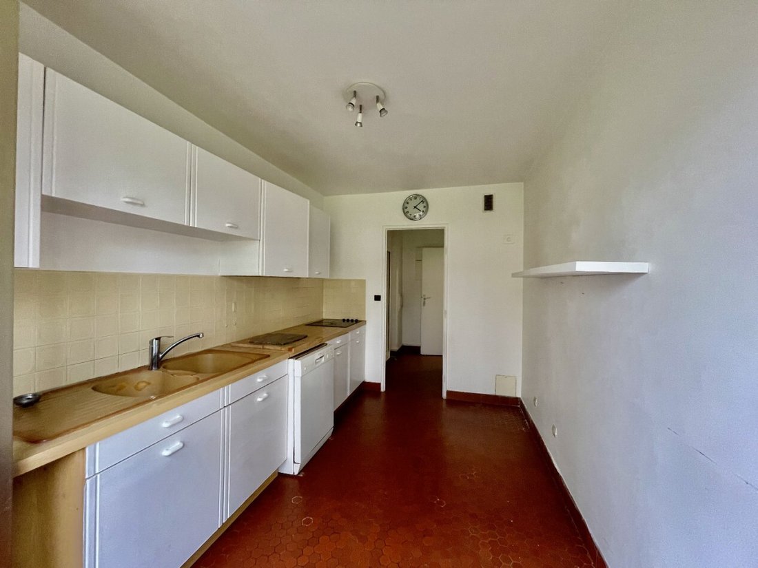 Apartment in Domaine National du Château, Versailles, France 5 - 16990578