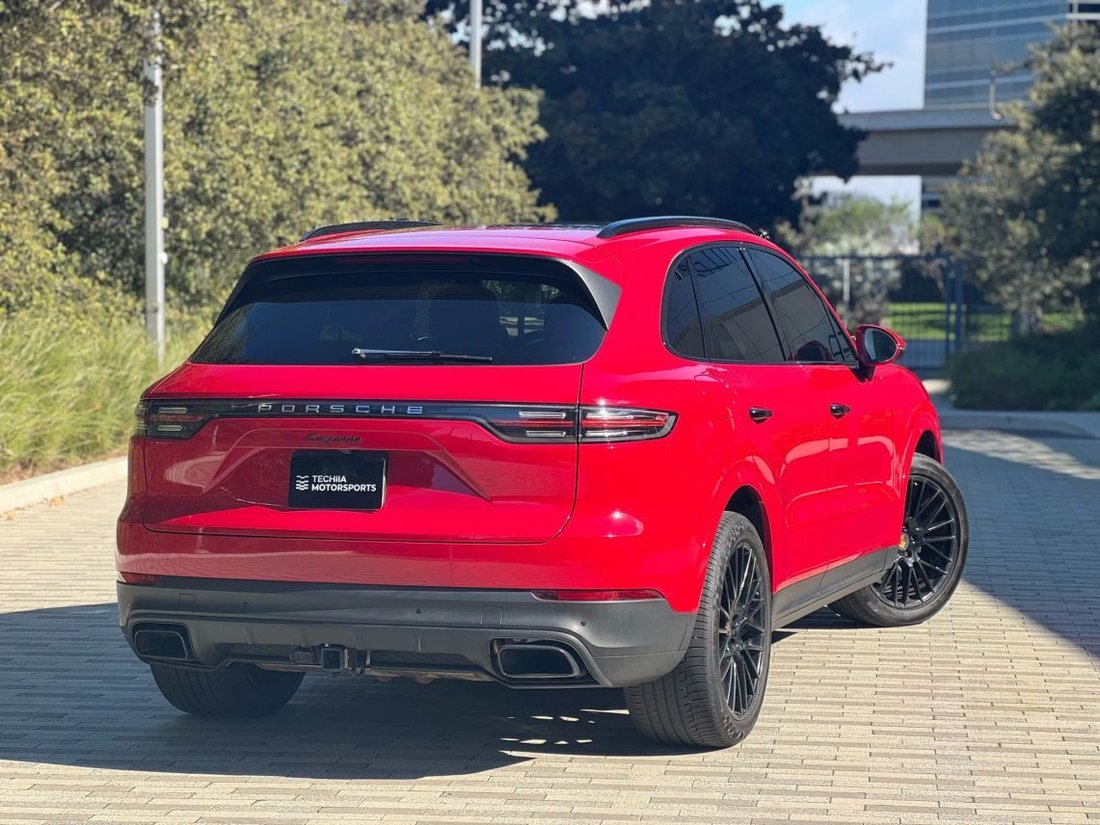 Suv in Inglewood, CA, United States 2 - 16996085