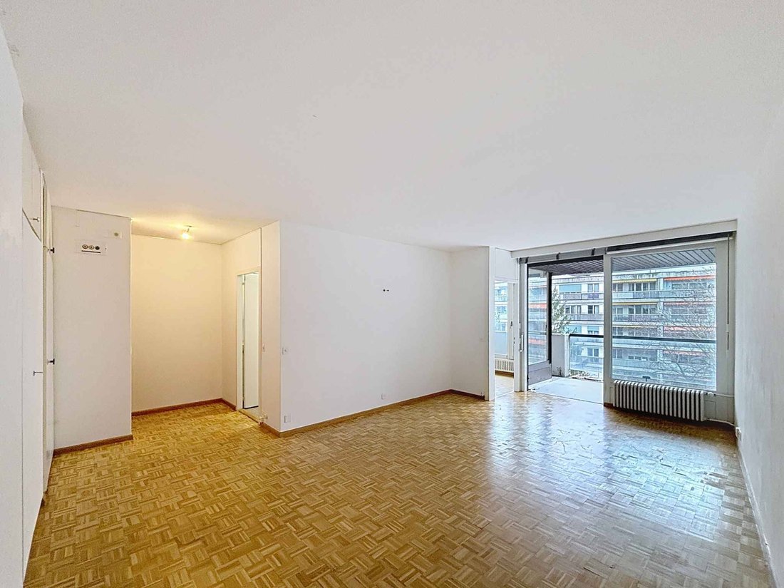 En Exclusivité Agréable 2 Pièces En étage élevé, Au Calme Absolu