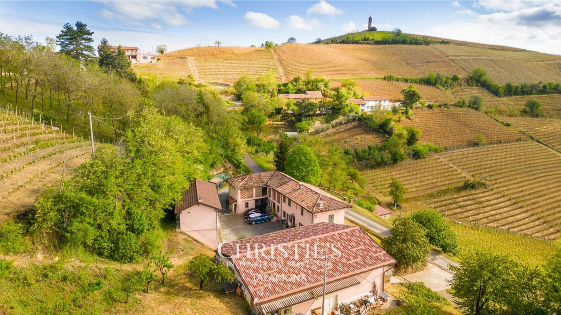 Estate in Canelli, Piedmont, Italy 1 - 16825000