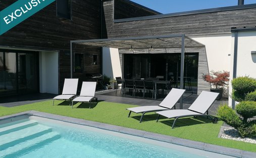 House in Sud Ouest, Aiffres, France 1