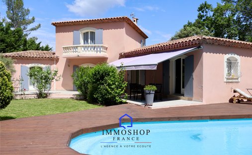 House in Hameau, Simiane-Collongue, France 1