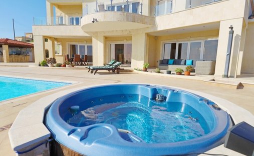 Villa in Akoursos, Paphos, Cyprus 1