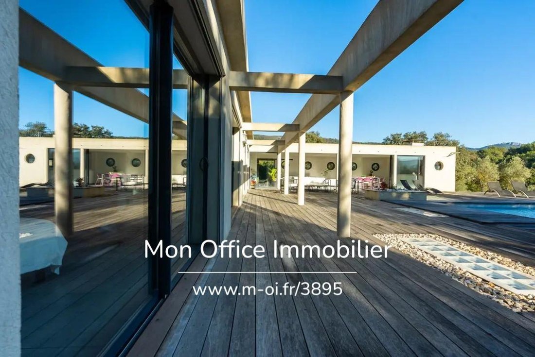 Villa in Les Freres-Les Cancades-Les Ginestes, Le Beausset, France 3 - 16990975