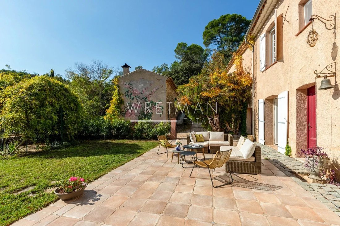 Estate in Le Cannet-des-Maures, Provence-Alpes-Côte d'Azur, France 5 - 16990914