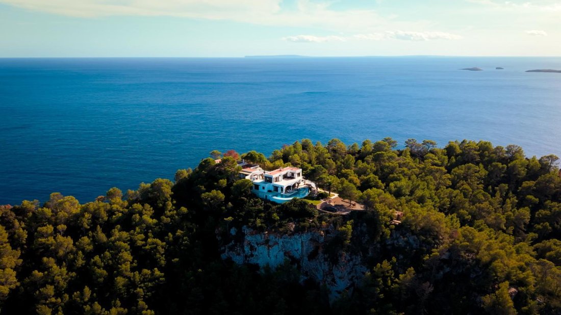House in Cala Mastella, Santa Eularia des Riu, Balearic Islands 2 - 16992834