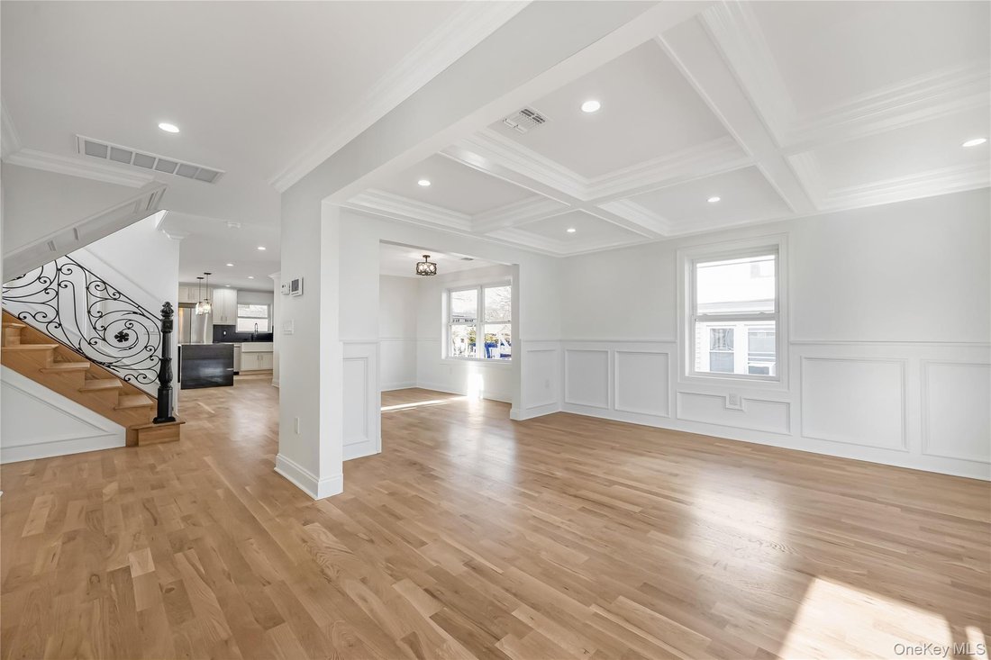 House in Amityville, New York, United States 5 - 16995141