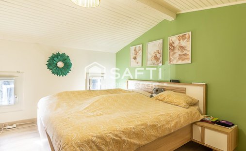 Aoc Côtes De Bourg Wine Château On 16 Hectares Ref 1029