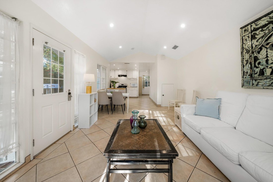 Santa Barbara, California, United States 4 - 16996673