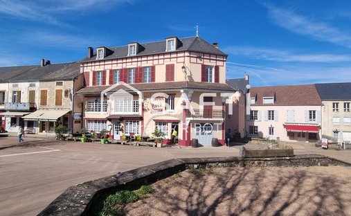 Quarré-les-Tombes, Bourgogne-Franche-Comté, Frankreich 1