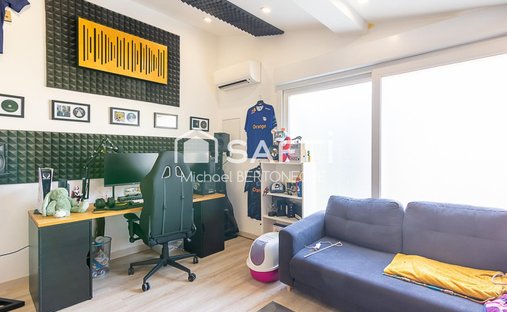 Aoc Côtes De Bourg Wine Château On 16 Hectares Ref 1029