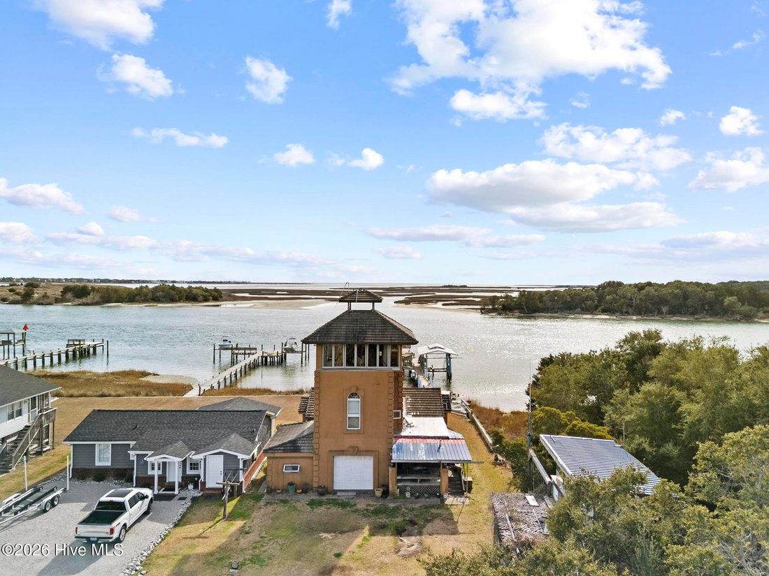 House in Cedar Point, North Carolina, United States 1 - 16991973