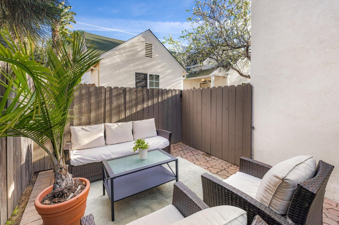 Santa Barbara, California, United States 3 - 16996673
