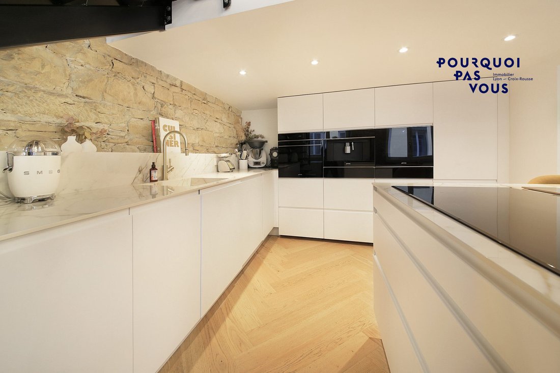 Apartment in Croix Rousse-Gros Caillou, Lyon 4e Arrondissement, Lyon 3 - 16994361