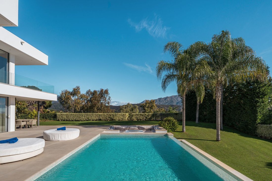 Villa in El Madroñal, Benahavis, Spain 5 - 17001051