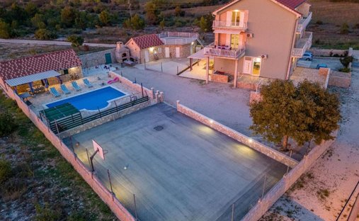 Haus in Grad Benkovac, Zadar, Kroatien 1