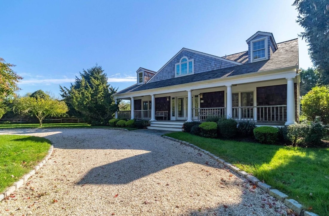 Bridgehampton, New York, United States 1 - 16998313