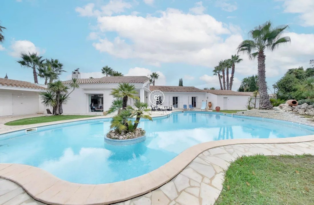 Villa in Saint-Cyprien, Occitania, France 2 - 14720881