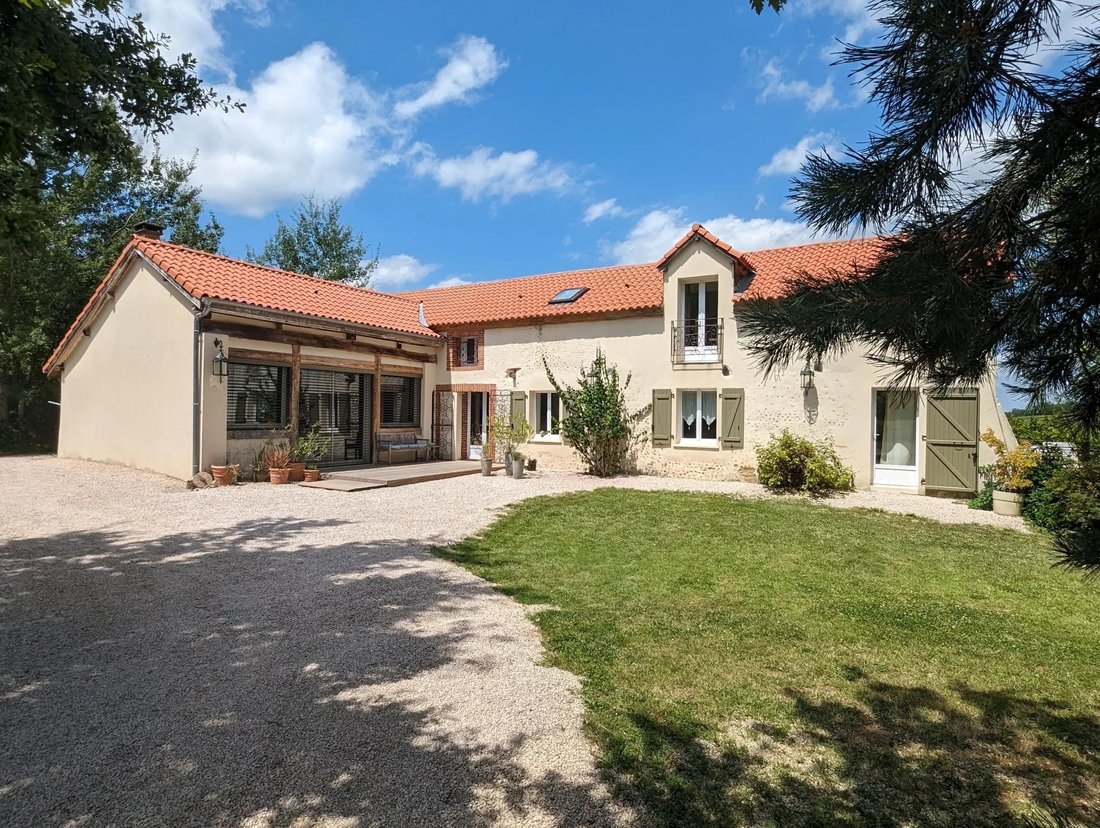 House in Lembeye, Nouvelle-Aquitaine, France 1 - 16990945