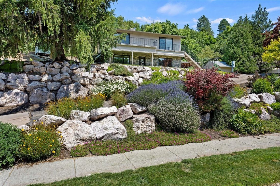 House in Layton, Utah, United States 1 - 16991996