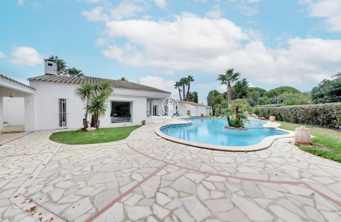 Villa in Saint-Cyprien, Occitania, France 3 - 14720881