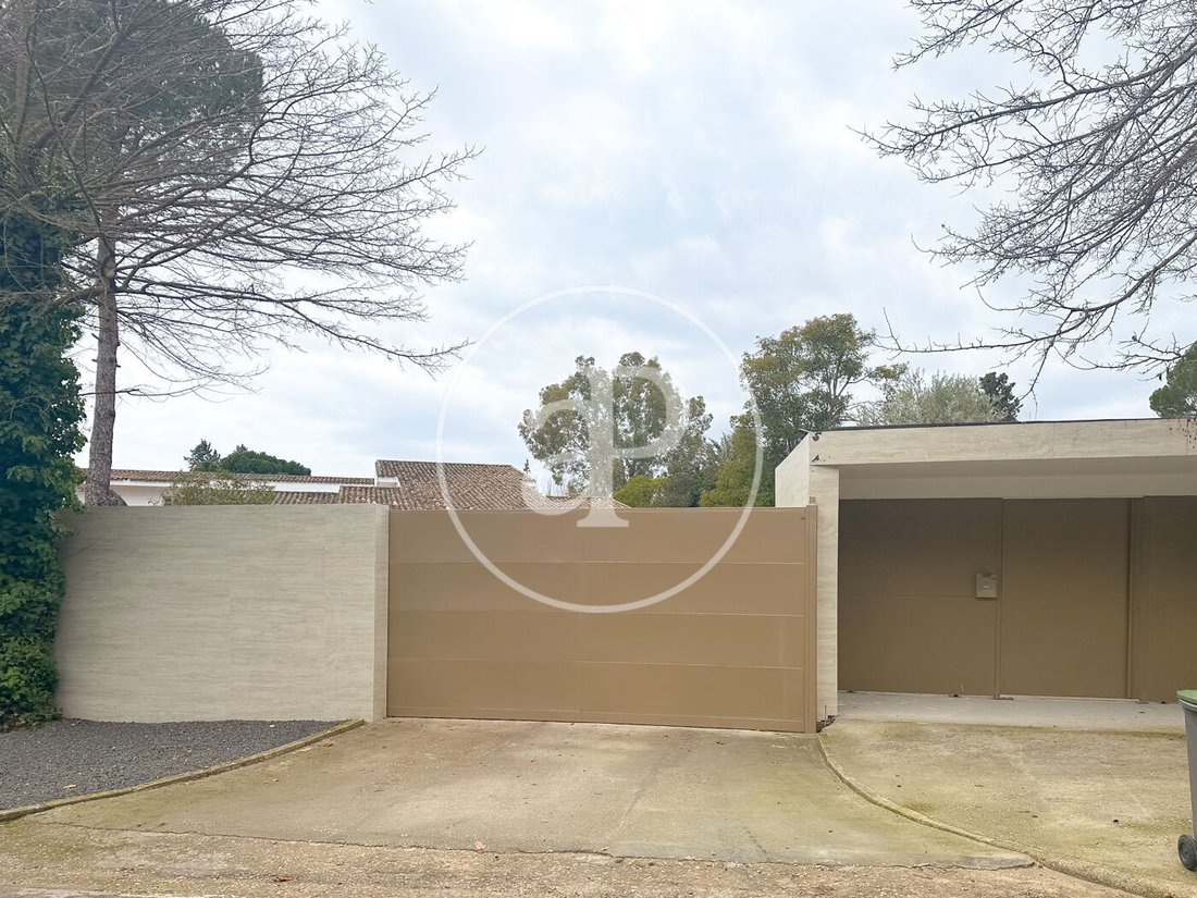Villa in Somosaguas, Pozuelo de Alarcon, Comunidad de Madrid 2 - 16995201