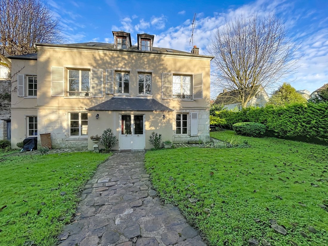 House in Senlis, Hauts-de-France, France 1 - 16998120