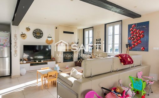 Aoc Côtes De Bourg Wine Château On 16 Hectares Ref 1029