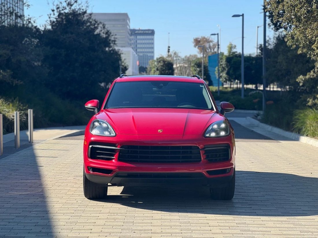 Suv in Inglewood, CA, United States 3 - 16996085
