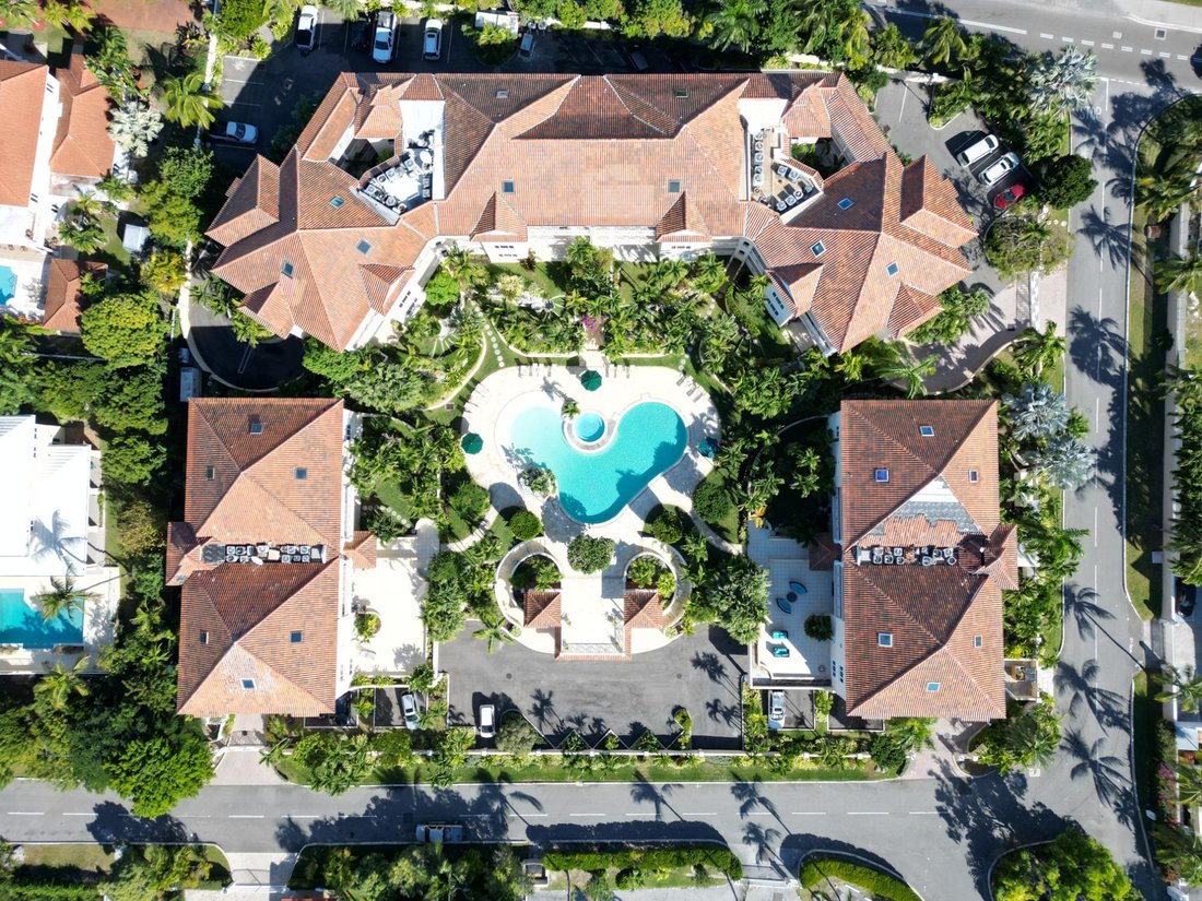 Condo in Nassau, New Providence, The Bahamas 2 - 16990723
