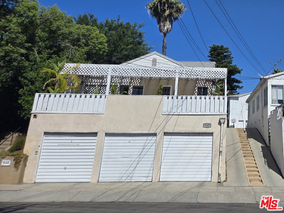 Los Angeles, California, United States 1 - 16997980