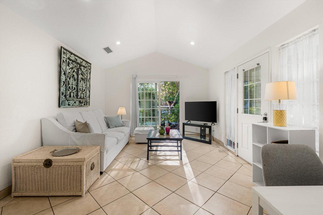 Santa Barbara, California, United States 5 - 16996673