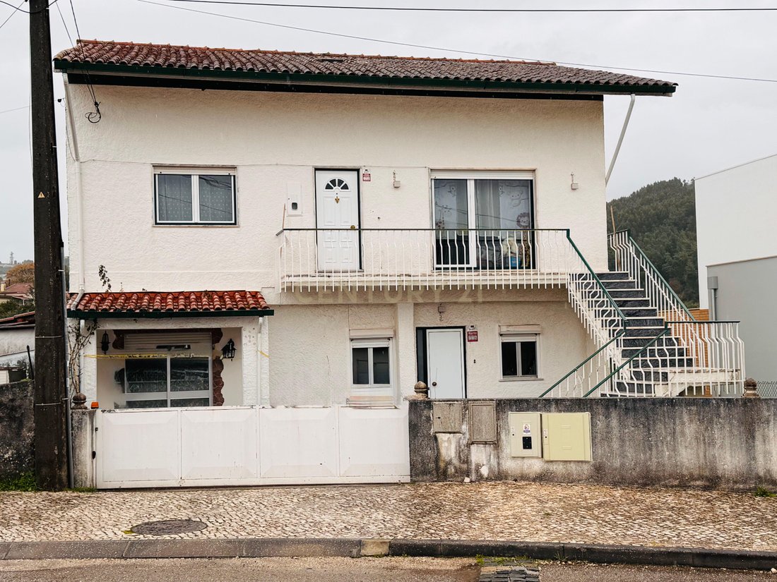 Villa in Santo Antonio dos Olivais, Coimbra District, Portugal 1 - 16990809