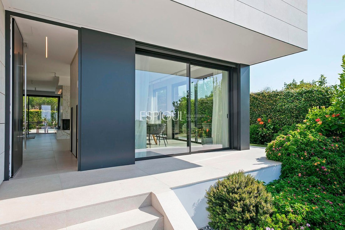 Villa in Montgat, Catalonia, Spain 2 - 16989870