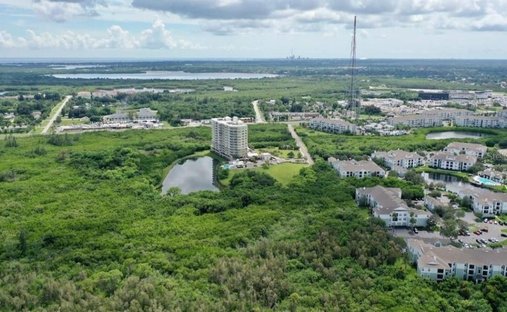 Land in St. Petersburg, Florida, United States 1