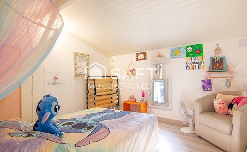 Aoc Côtes De Bourg Wine Château On 16 Hectares Ref 1029