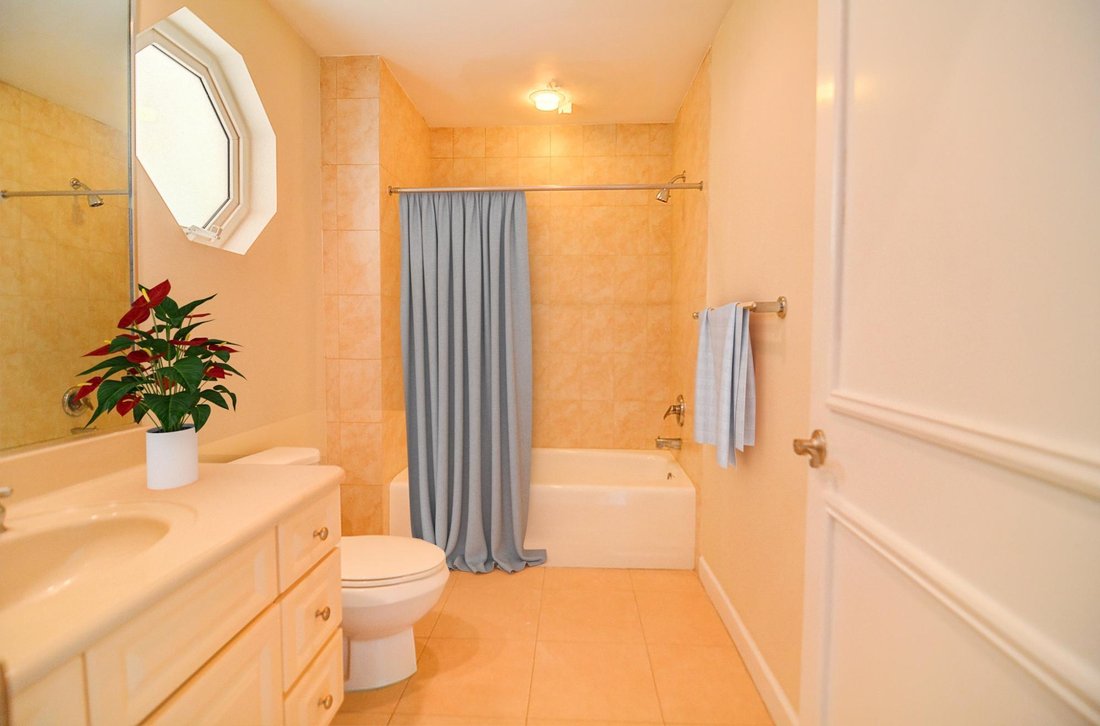 Condo in Nassau, New Providence, The Bahamas 5 - 16990723