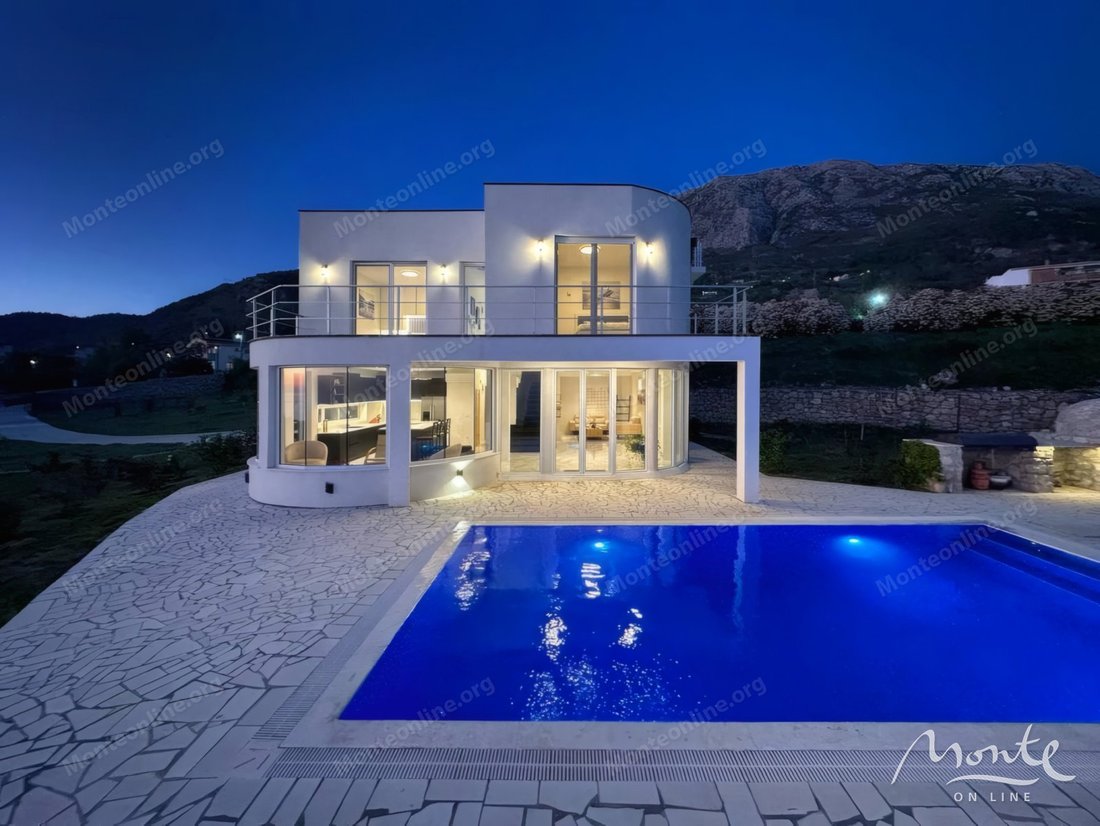 Villa in Dobra Voda, Bar Municipality, Montenegro 2 - 16996606