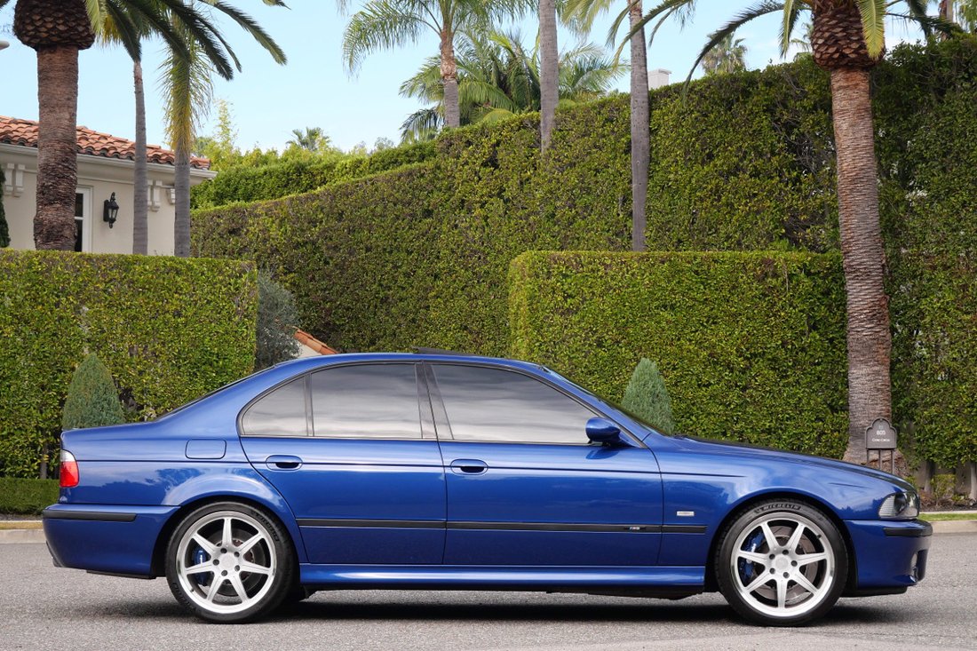 Sedan in Los Angeles, California, United States 4 - 16991812