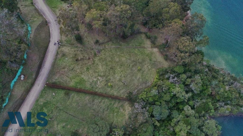 Land in Guatapé, Antioquia, Colombia 4 - 17002018