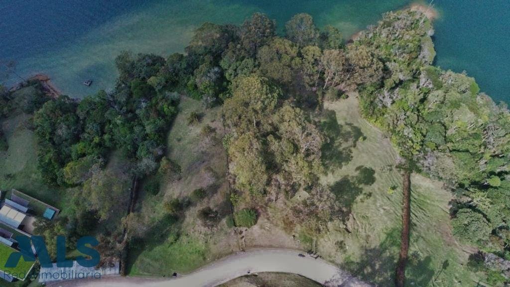 Land in Guatapé, Antioquia, Colombia 2 - 17002018