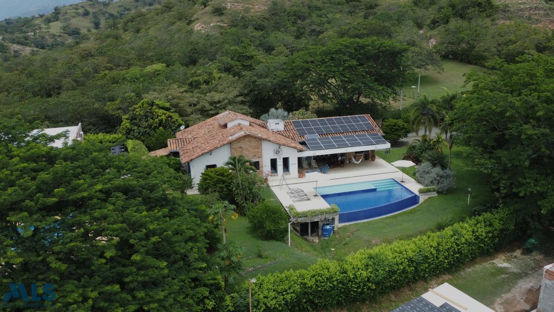 Finca in Sopetrán, Antioquia, Colombia 3 - 17001941