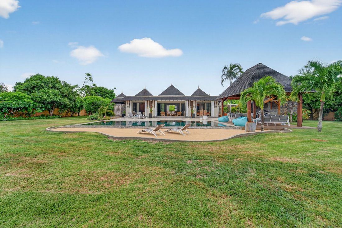 Villa in Tamarin, Rivière Noire District, Mauritius 2 - 16858927